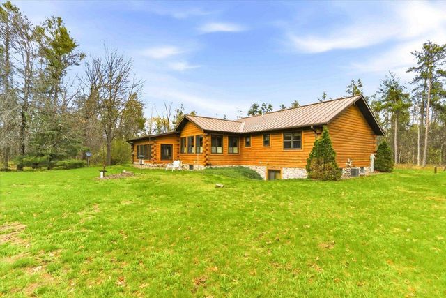 N8273 Oak Hollow Trail, New Lisbon, WI 53950