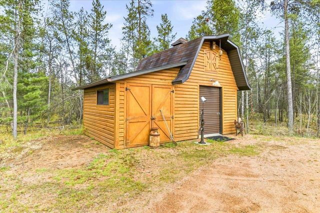 N8273 Oak Hollow Trail, New Lisbon, WI 53950