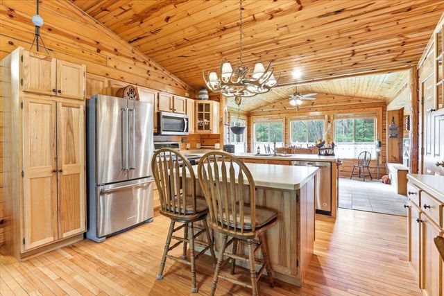 N8273 Oak Hollow Trail, New Lisbon, WI 53950