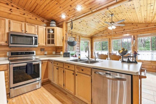 N8273 Oak Hollow Trail, New Lisbon, WI 53950