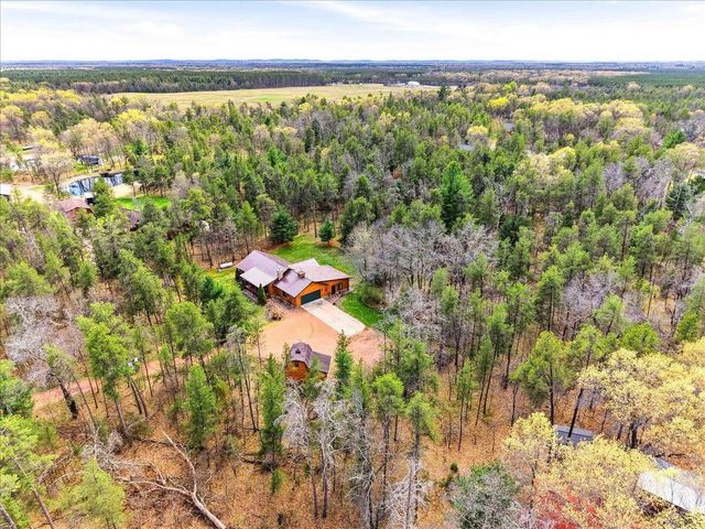 N8273 Oak Hollow Trail, New Lisbon, WI 53950