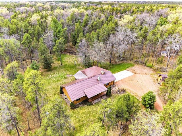 N8273 Oak Hollow Trail, New Lisbon, WI 53950