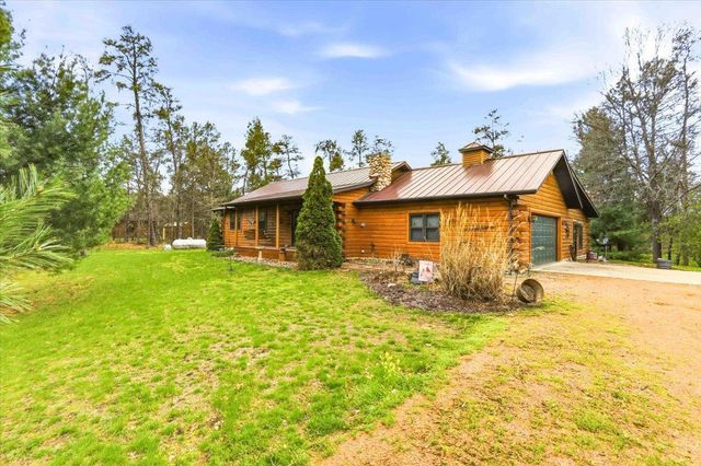 N8273 Oak Hollow Trail, New Lisbon, WI 53950