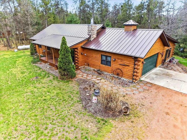 N8273 Oak Hollow Trail, New Lisbon, WI 53950
