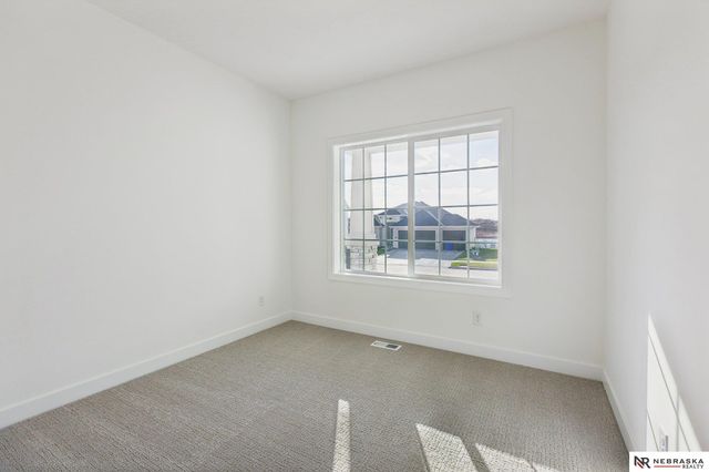 17601 Weber Street, Bennington, NE 68007