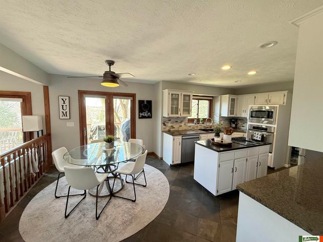 1636 S 152 Street, Omaha, NE 68144