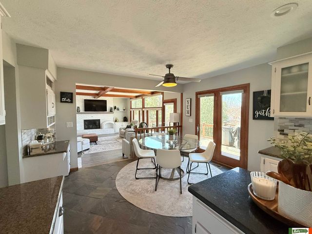 1636 S 152 Street, Omaha, NE 68144