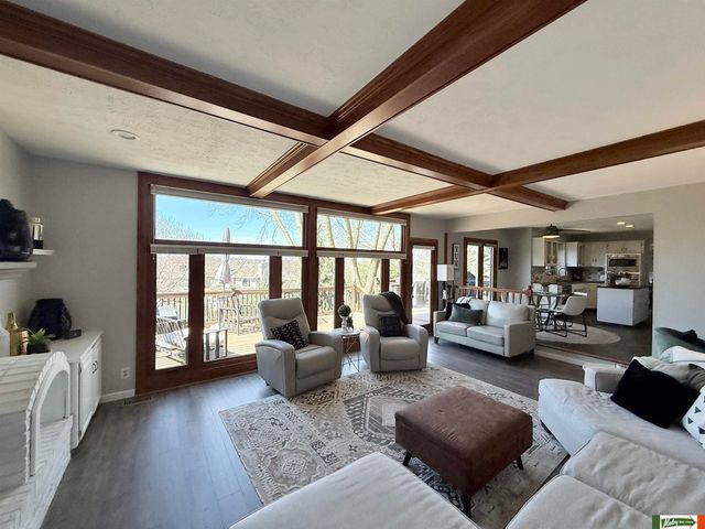 1636 S 152 Street, Omaha, NE 68144