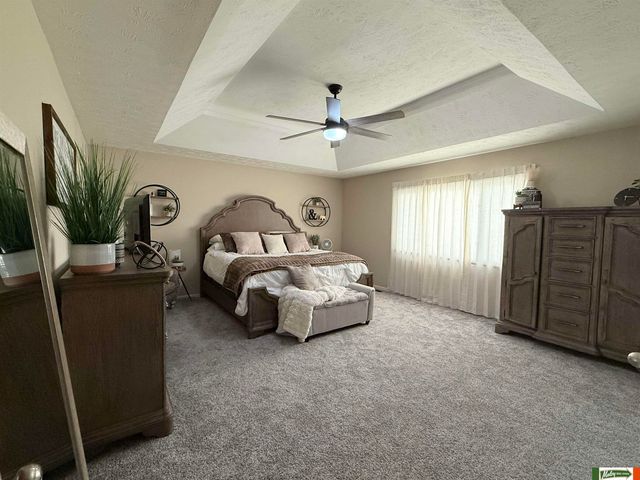 1636 S 152 Street, Omaha, NE 68144