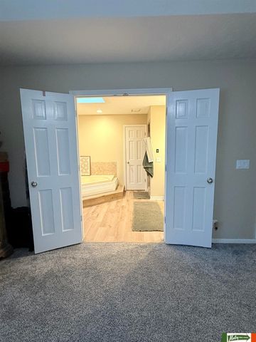 1636 S 152 Street, Omaha, NE 68144