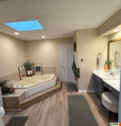 1636 S 152 Street, Omaha, NE 68144