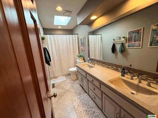 1636 S 152 Street, Omaha, NE 68144