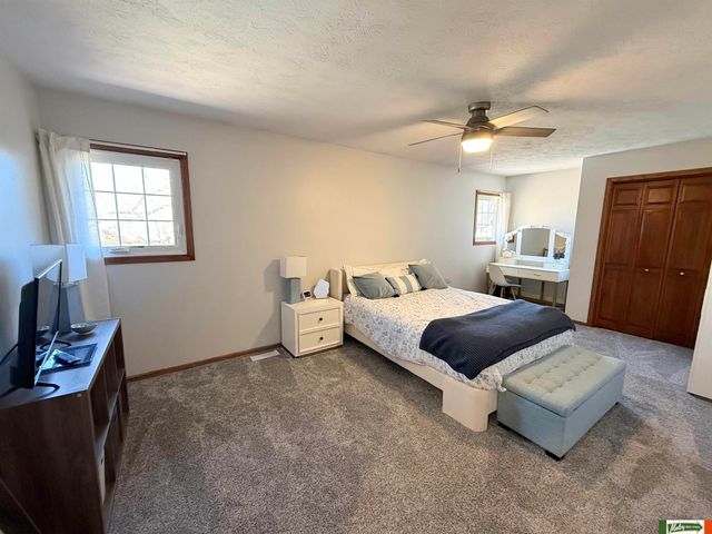 1636 S 152 Street, Omaha, NE 68144