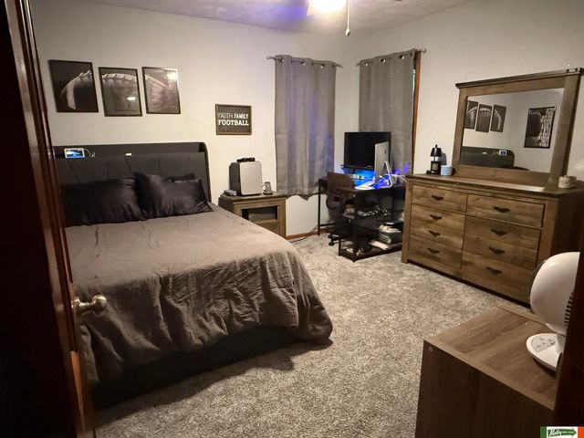 1636 S 152 Street, Omaha, NE 68144