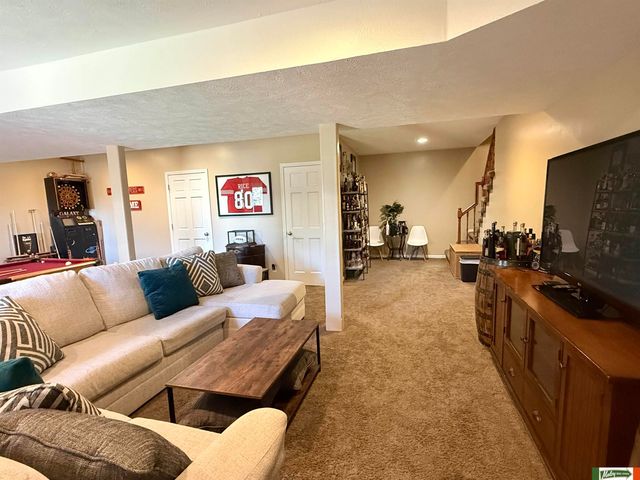 1636 S 152 Street, Omaha, NE 68144