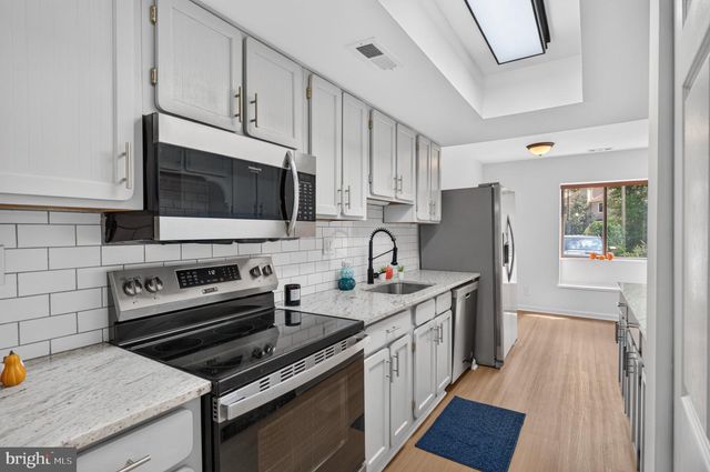 93 DORSET DR, Marlton, NJ 08053