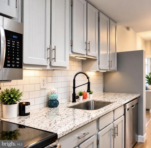 93 DORSET DR, Marlton, NJ 08053