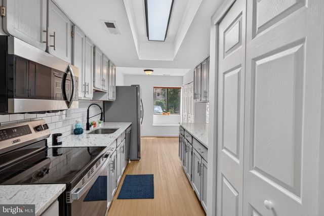93 DORSET DR, Marlton, NJ 08053