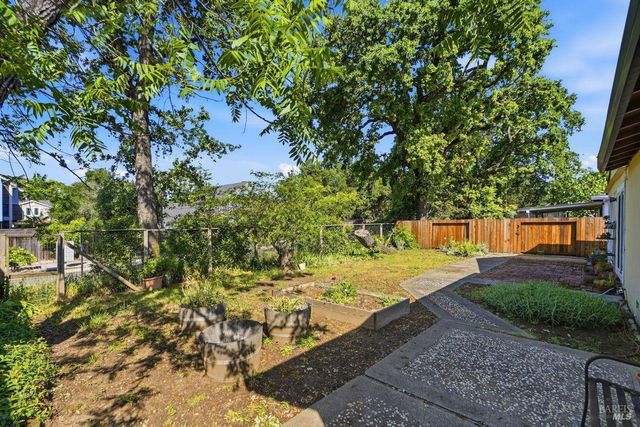 5420 Evonne Ave, Santa Rosa, CA 95409