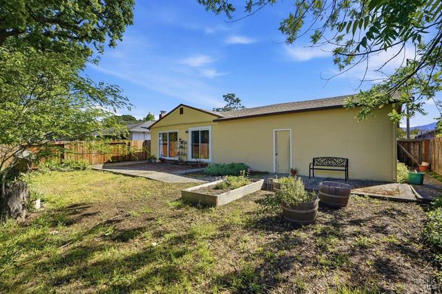 5420 Evonne Ave, Santa Rosa, CA 95409