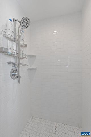 1450 AVON ST, Charlottesville, VA 22902