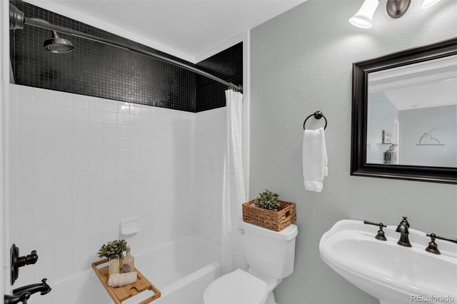 10700 Kimblewyck Circle 128, Denver, CO 80233