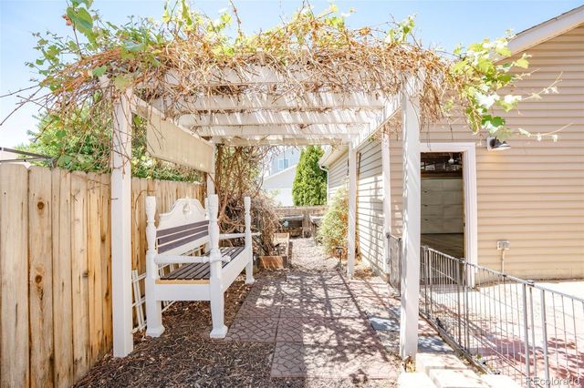10700 Kimblewyck Circle 128, Denver, CO 80233