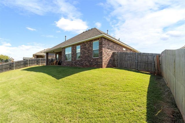 1605 Pendleton Place, Moore, OK 73160