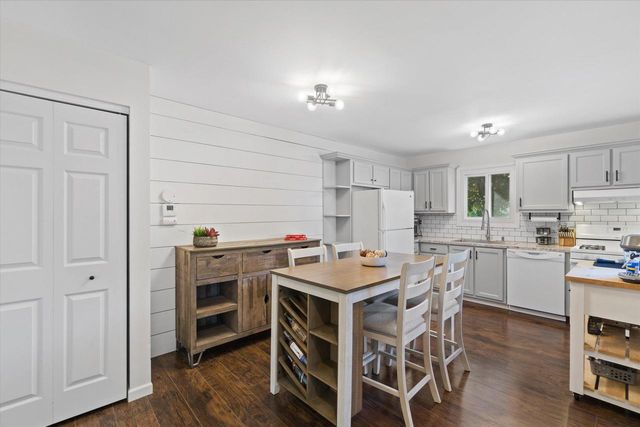 N76W14482 Northpoint DRIVE, Menomonee Falls, WI 53051