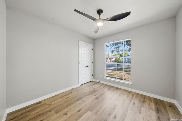 9446 Cliff Way, San Antonio, TX 78250