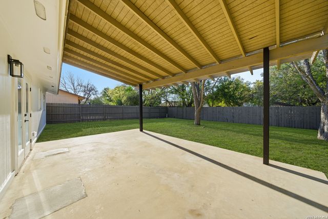 9446 Cliff Way, San Antonio, TX 78250