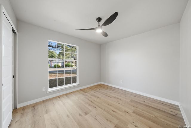 9446 Cliff Way, San Antonio, TX 78250