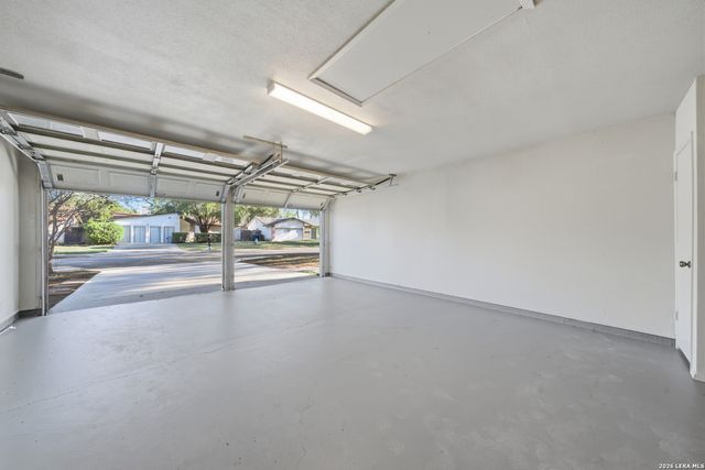 9446 Cliff Way, San Antonio, TX 78250