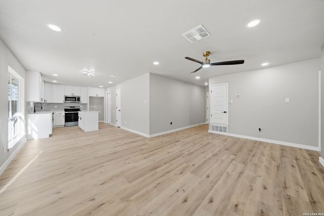 9446 Cliff Way, San Antonio, TX 78250