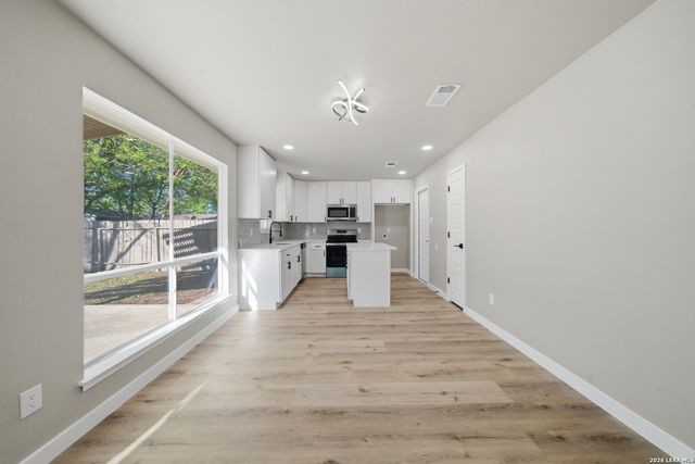 9446 Cliff Way, San Antonio, TX 78250