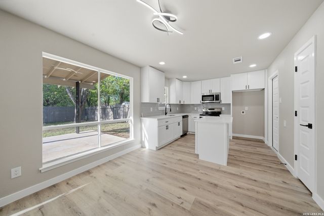 9446 Cliff Way, San Antonio, TX 78250