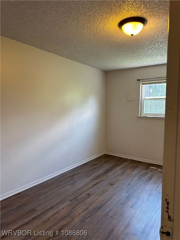 1700 S Carthage Street, Fort Smith, AR 72901