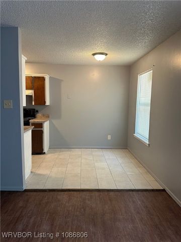 1700 S Carthage Street, Fort Smith, AR 72901