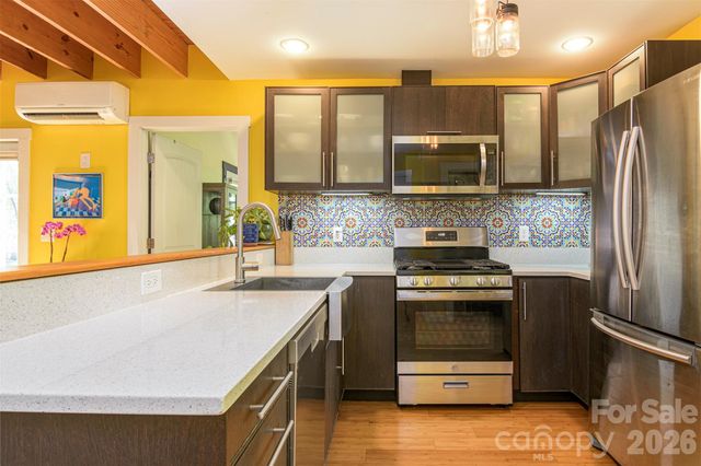 149 State Street, Asheville, NC 28806