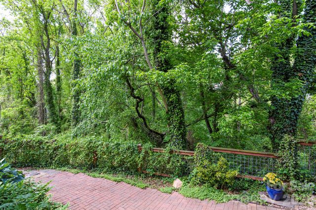 149 State Street, Asheville, NC 28806