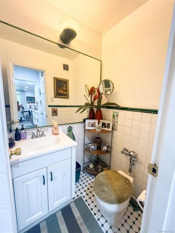 144-70 41st Avenue 3H, Flushing, NY 11355