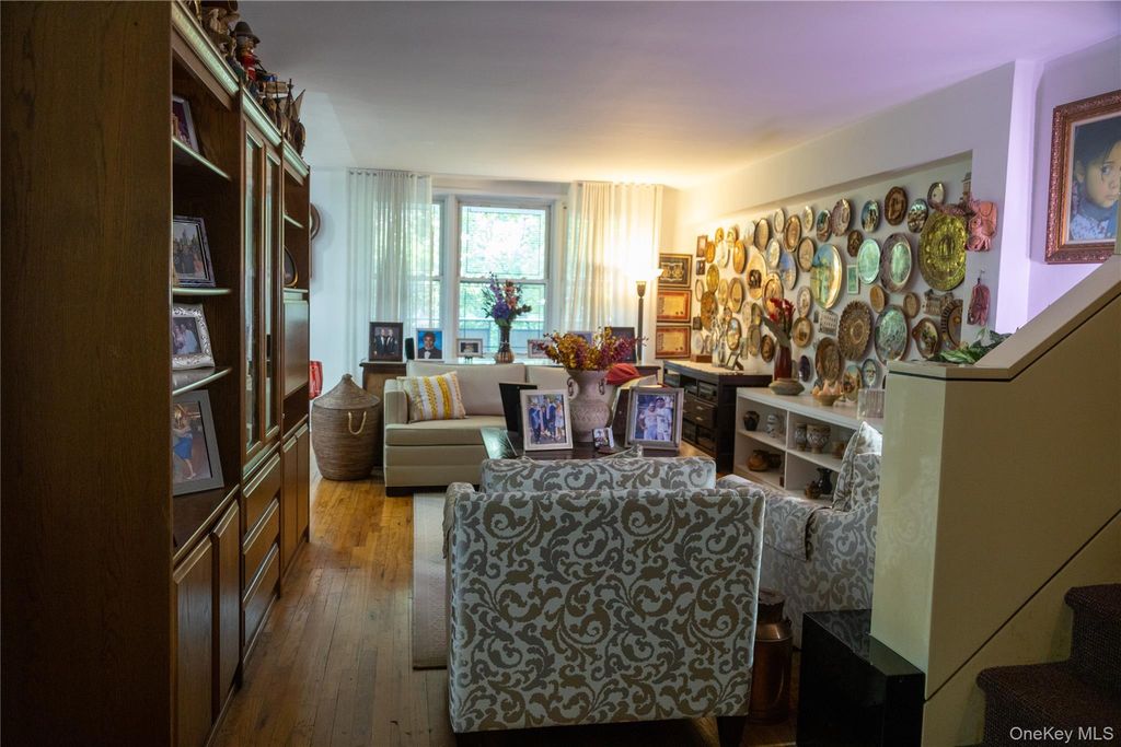 144-70 41st Avenue 3H, Flushing, NY 11355 — photo 2