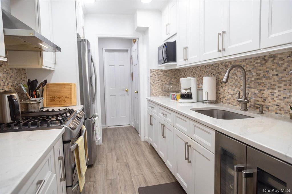 144-70 41st Avenue 3H, Flushing, NY 11355 — photo 5