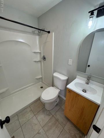 128 Green Meadow DR, Portsmouth, VA 23701