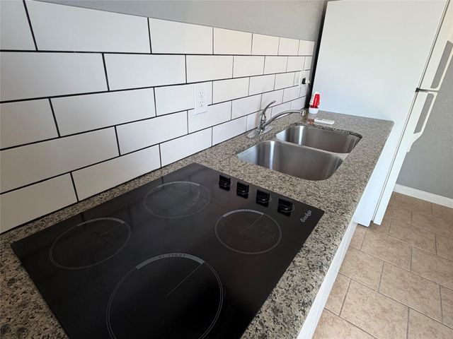 2909 King Street UNIT F, Houston, TX 77026