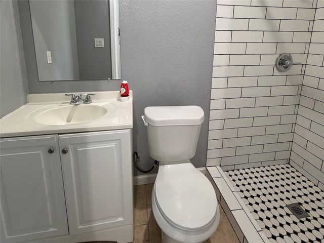 2909 King Street UNIT F, Houston, TX 77026