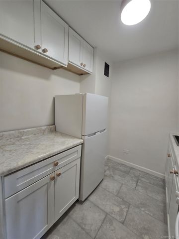 86-10 151st Avenue 5N, Howard Beach, NY 11414