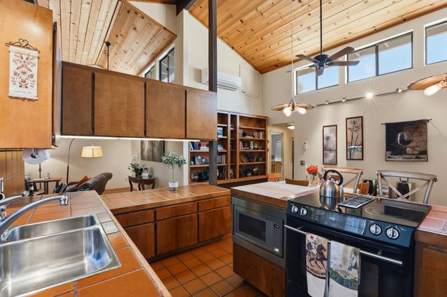 5354 Angelina Ave, Carmichael, CA 95608