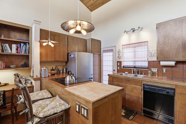 5354 Angelina Ave, Carmichael, CA 95608