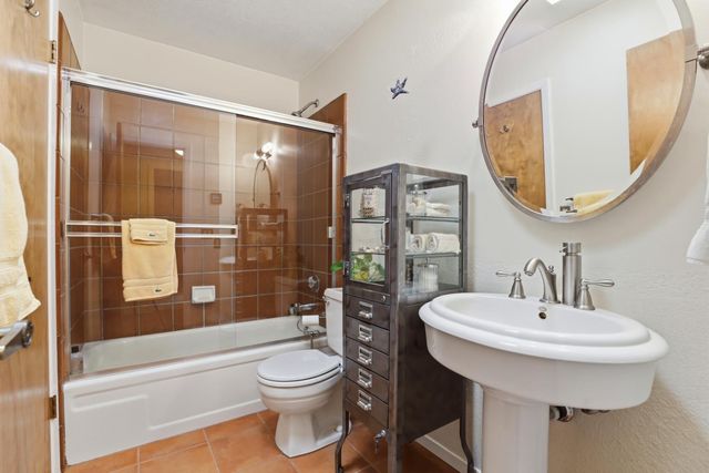 5354 Angelina Ave, Carmichael, CA 95608